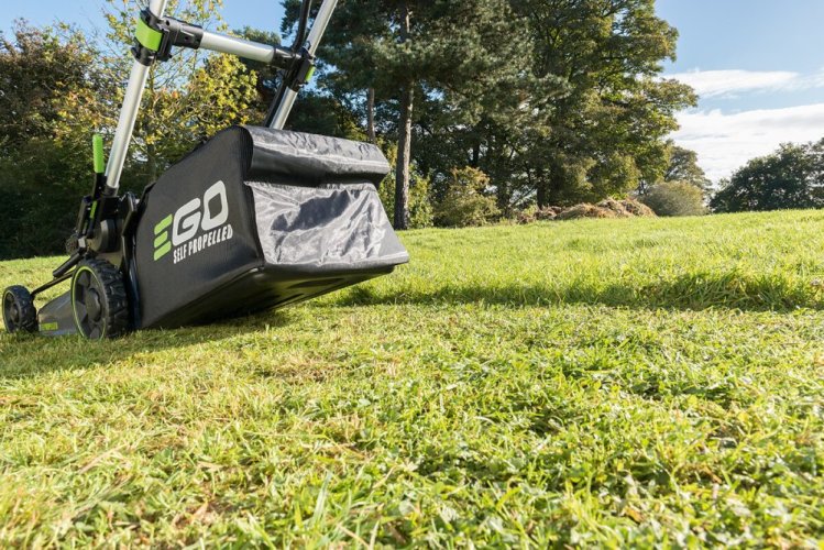 EGO AKU sekačka s pojezdem LM2020E-SP