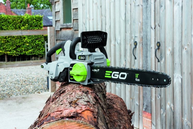 EGO AKU řetězová pila CS1800E