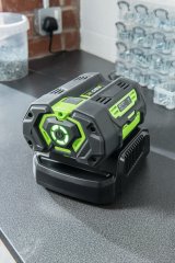 EGO Standardní nabíječka CH3200E