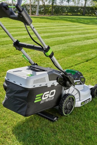EGO AKU sekačka s pojezdem LM2130E-SP